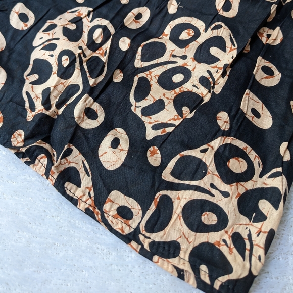 Spotted leaf print elastic waist casual shorts - Picture 4 of 6